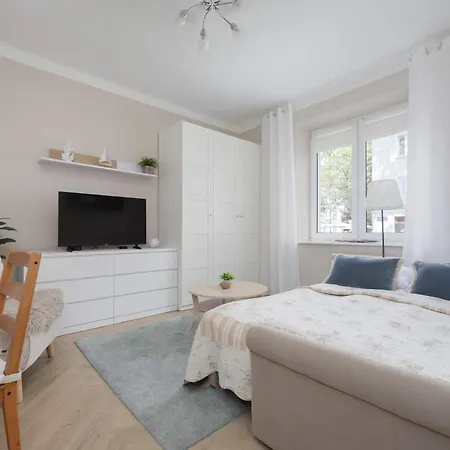 Διαμέρισμα Przytulne Z Miejscem Do Pracy Blisko Metro By Renters Βαρσοβία