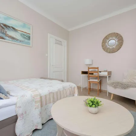 Διαμέρισμα Przytulne Z Miejscem Do Pracy Blisko Metro By Renters *