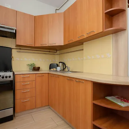 Przytulne Z Miejscem Do Pracy Blisko Metro By Renters