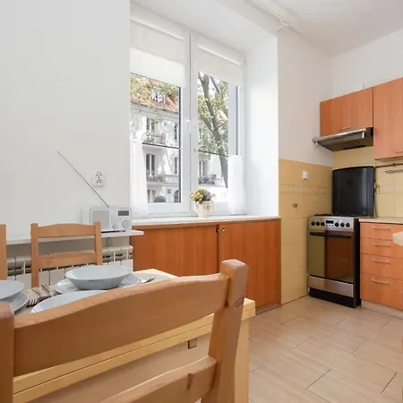 Przytulne Z Miejscem Do Pracy Blisko Metro By Renters Διαμέρισμα Βαρσοβία
