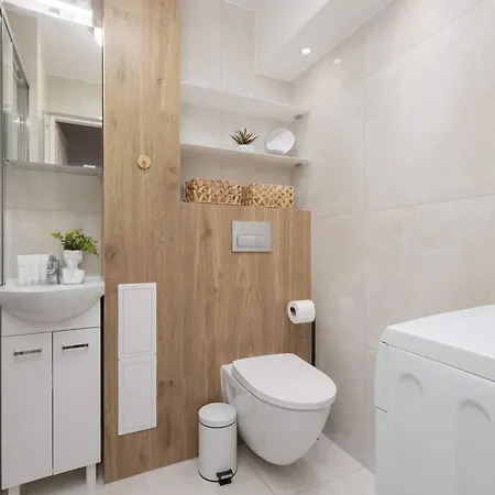 Διαμέρισμα Przytulne Z Miejscem Do Pracy Blisko Metro By Renters Βαρσοβία