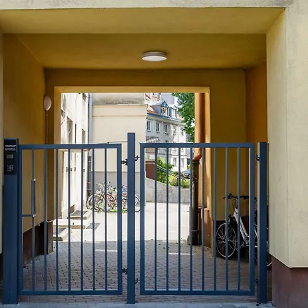 Przytulne Z Miejscem Do Pracy Blisko Metro By Renters Βαρσοβία